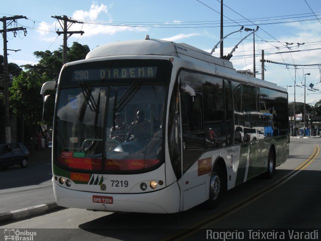 Metra - Sistema Metropolitano de Transporte 7219 na cidade de São Paulo, São Paulo, Brasil, por Rogério Teixeira Varadi. Número da foto: #1720947.