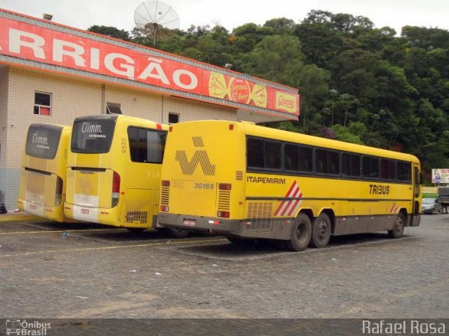 Viação Itapemirim 30165 na cidade de Manhuaçu, Minas Gerais, Brasil, por Rafael Rosa. Número da foto: #1767058.