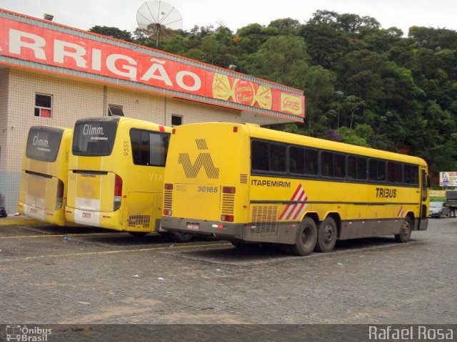 Viação Itapemirim 30165 na cidade de Manhuaçu, Minas Gerais, Brasil, por Rafael Rosa. ID da foto: 1767058.