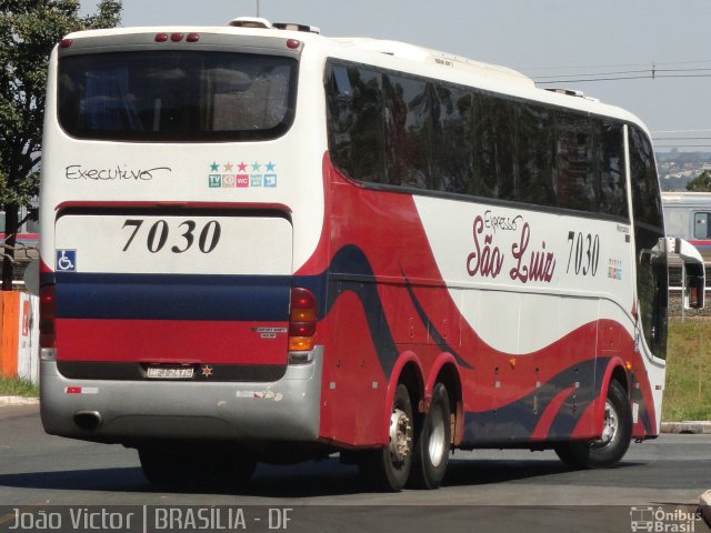 Expresso São Luiz 7030 na cidade de Brasília, Distrito Federal, Brasil, por João Victor. Número da foto: #1786952.