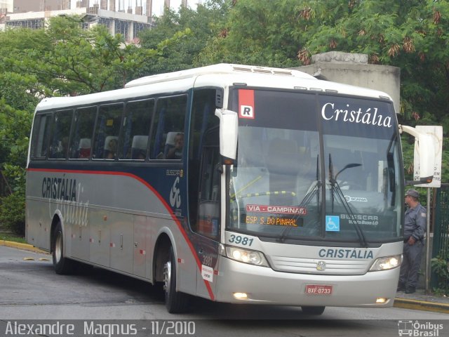 Expresso Cristália 3981 na cidade de São Paulo, São Paulo, Brasil, por Alexandre  Magnus. Número da foto: #1788268.