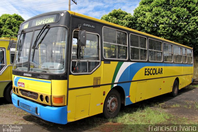 Ônibus Particulares KMP9569 na cidade de Assis, São Paulo, Brasil, por Francisco Ivano. Número da foto: #1792085.