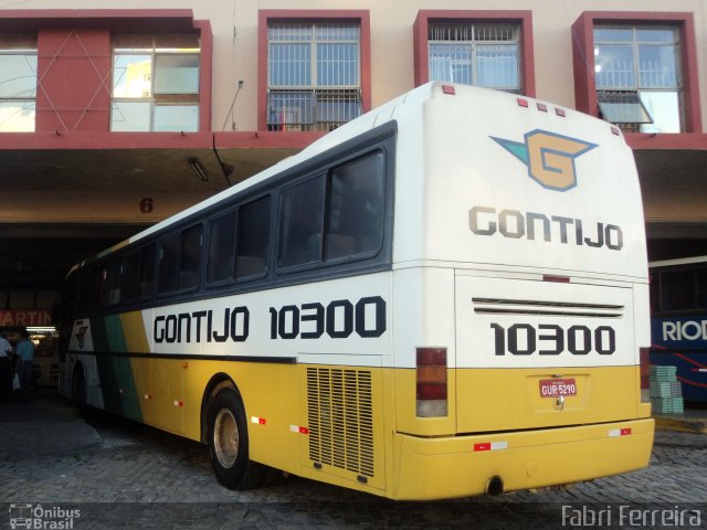 Empresa Gontijo de Transportes 10300 na cidade de Governador Valadares, Minas Gerais, Brasil, por Fabri Ferreira. ID da foto: 1790841.