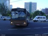 Ônibus Particulares 8699 na cidade de Vitória, Espírito Santo, Brasil, por Matheus Mendes. ID da foto: :id.