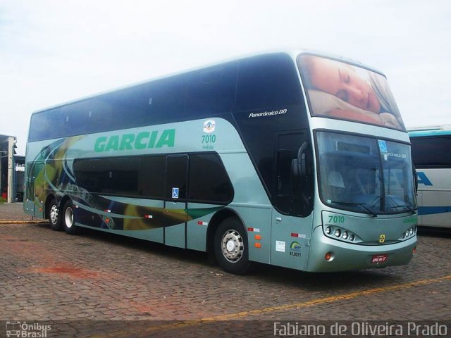 Viação Garcia 7010 na cidade de Londrina, Paraná, Brasil, por Fabiano de Oliveira Prado. ID da foto: 1796179.