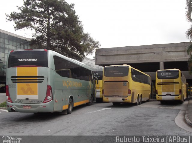 Viação Itapemirim 250 na cidade de Guarulhos, São Paulo, Brasil, por Roberto Teixeira. ID da foto: 1805586.