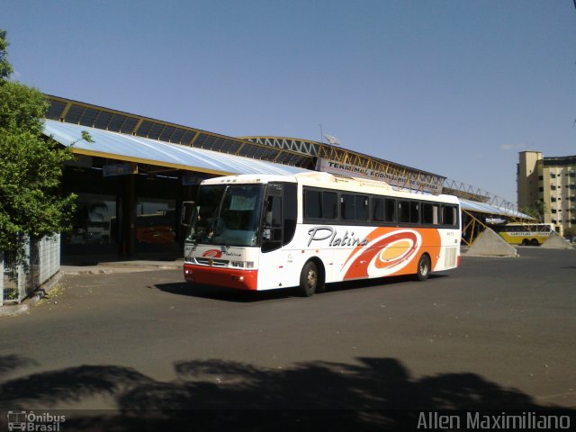 Viação Platina 9370 na cidade de Uberaba, Minas Gerais, Brasil, por Allen Maximiliano. Número da foto: #1807417.