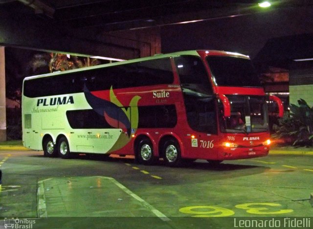 Pluma Conforto e Turismo 7016 na cidade de São Paulo, São Paulo, Brasil, por Leonardo Fidelli. Número da foto: #1809133.