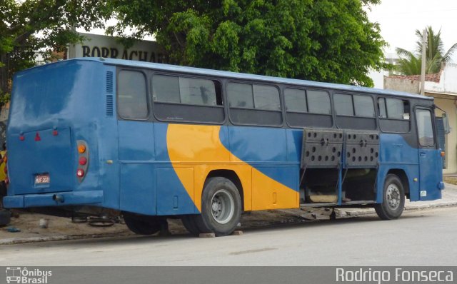 Ônibus Particulares 01 na cidade de Maceió, Alagoas, Brasil, por Rodrigo Fonseca. Número da foto: #1810841.
