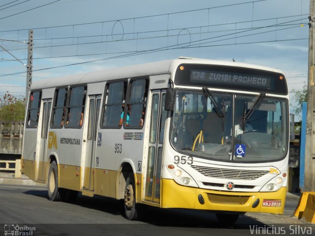Empresa Metropolitana 953 na cidade de Recife, Pernambuco, Brasil, por Vinicius Silva. Número da foto: #1814341.