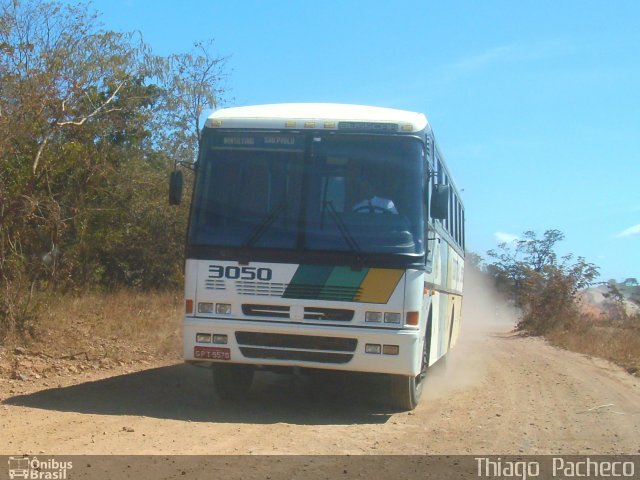 Empresa Gontijo de Transportes 3050 na cidade de Montalvânia, Minas Gerais, Brasil, por Thiago  Pacheco. Número da foto: #1815830.