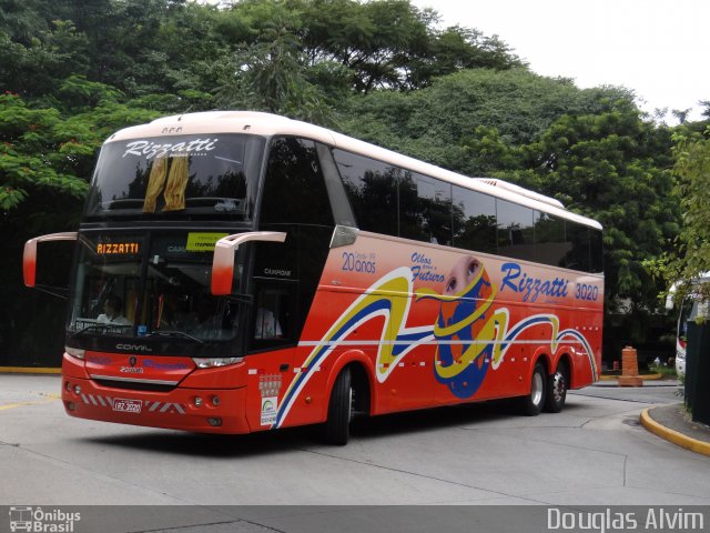 Rizzatti Turismo 3020 na cidade de São Paulo, São Paulo, Brasil, por Douglas Alvim. Número da foto: #1816031.