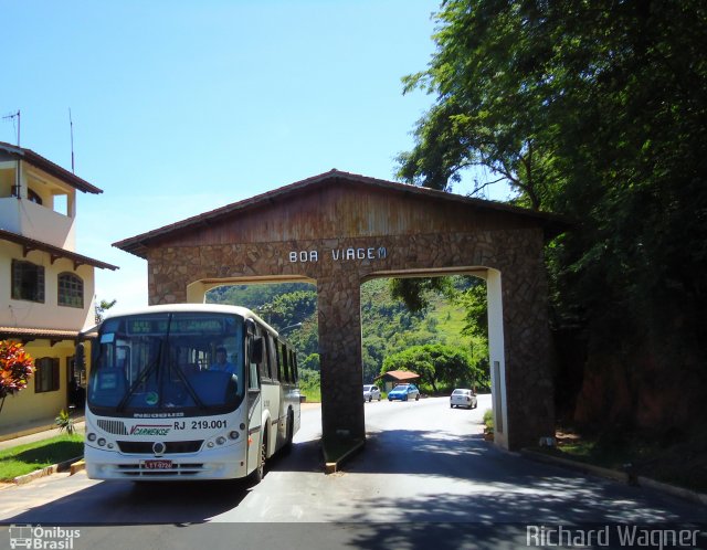 Viação Carmense RJ 219.001 na cidade de Carmo, Rio de Janeiro, Brasil, por Richard Wagner. Número da foto: #1818210.