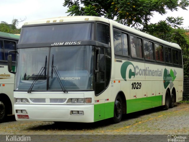 Viação Continental de Transportes 1029 na cidade de Belo Horizonte, Minas Gerais, Brasil, por Douglas Kalladim. Número da foto: #1822298.
