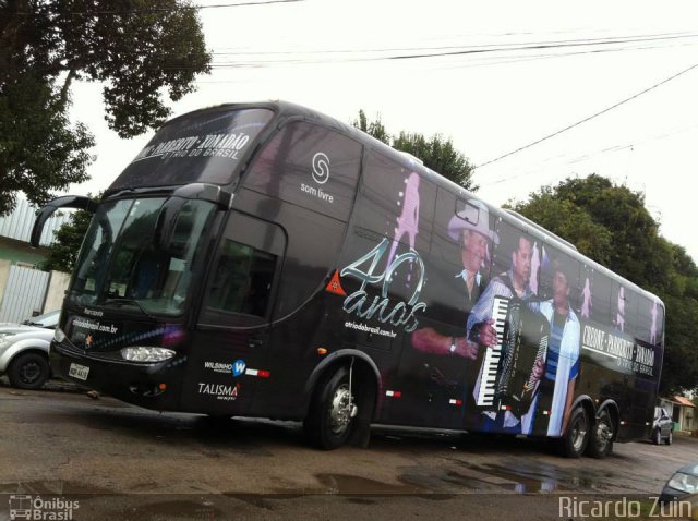 Trio Parada Dura 002 na cidade de Curitiba, Paraná, Brasil, por Ricardo Zuin. Número da foto: #1823917.