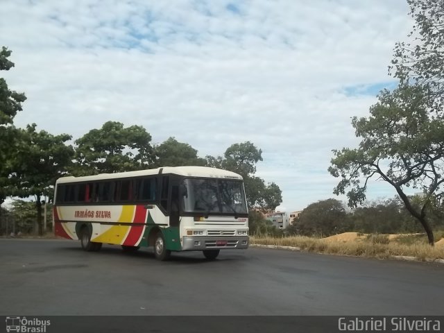 Irmãos Silva 15500 na cidade de Montes Claros, Minas Gerais, Brasil, por Gabriel Silveira. Número da foto: #1829356.
