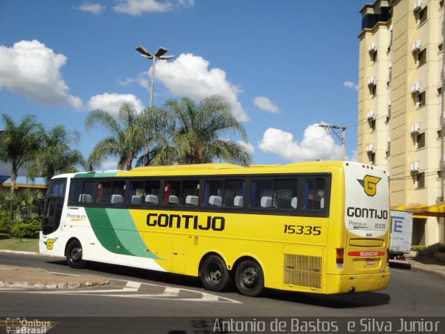 Empresa Gontijo de Transportes 15335 na cidade de Uberaba, Minas Gerais, Brasil, por Antonio de Bastos  e Silva Junior. ID da foto: 1781620.