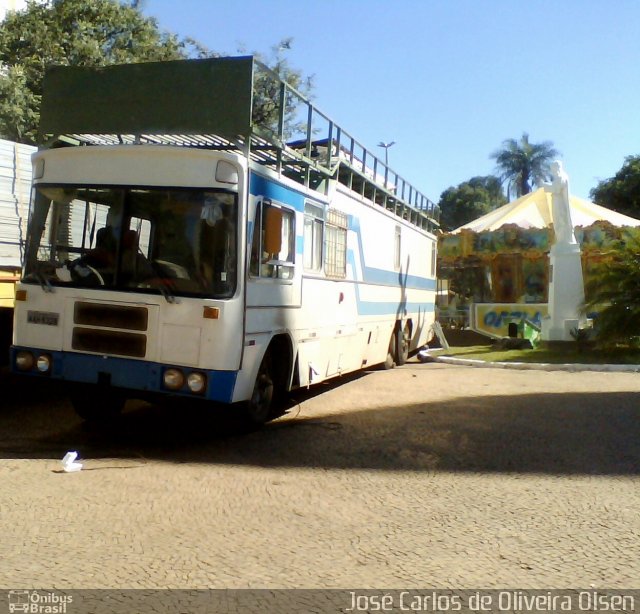 Ônibus Particulares Vitinho park na cidade de Mirassol, São Paulo, Brasil, por José Carlos de Oliveira Olsen. ID da foto: 1831313.