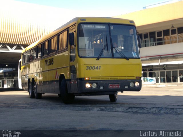 Viação Itapemirim 30041 na cidade de Rio de Janeiro, Rio de Janeiro, Brasil, por Carlos Almeida. Número da foto: #1850724.