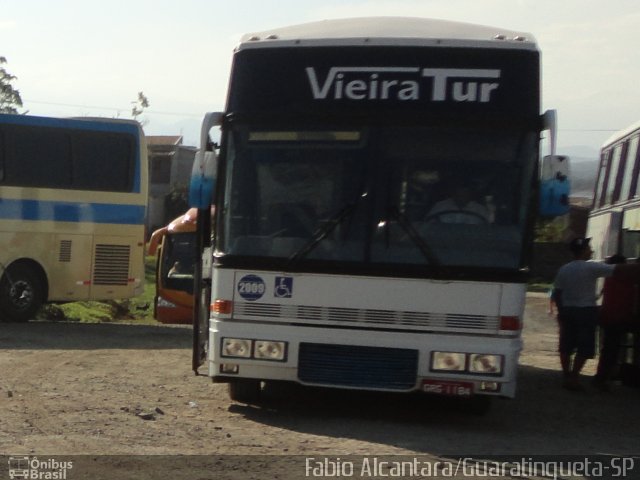 Vieira Tur Viagens e Turismo 2009 na cidade de Guaratinguetá, São Paulo, Brasil, por Fabio Alcantara. Número da foto: #1852870.