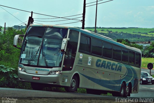 Viação Garcia 6968 na cidade de Ourinhos, São Paulo, Brasil, por Francisco Ivano. Número da foto: #1854267.