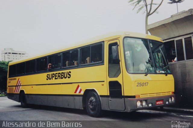 Viação Itapemirim 25017 na cidade de São Paulo, São Paulo, Brasil, por Alessandro de Bem Barros. Número da foto: #1856214.