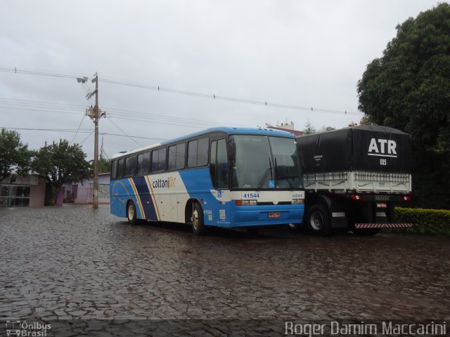 Cattani Sul Transportes e Turismo 41544 na cidade de Realeza, Paraná, Brasil, por Roger Damim Maccarini. Número da foto: #1857256.