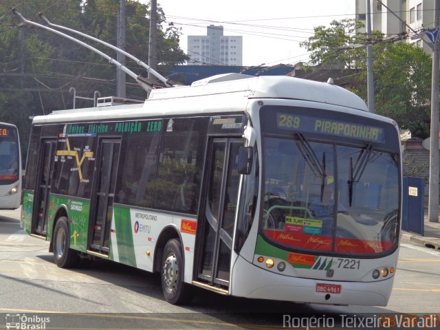 Metra - Sistema Metropolitano de Transporte 7221 na cidade de Diadema, São Paulo, Brasil, por Rogério Teixeira Varadi. Número da foto: #1880950.