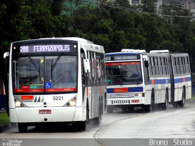 Metra - Sistema Metropolitano de Transporte 5221 na cidade de São Bernardo do Campo, São Paulo, Brasil, por Bruno   Studer. Número da foto: #1884223.