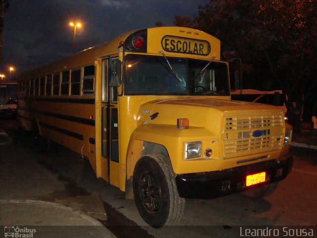 Escolares 9766 na cidade de Cuiabá, Mato Grosso, Brasil, por [Leandro Sousa]. ID da foto: 1836276.