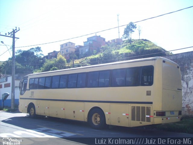 Ônibus Particulares GLU0524 na cidade de Juiz de Fora, Minas Gerais, Brasil, por Luiz Krolman. Número da foto: #1838497.