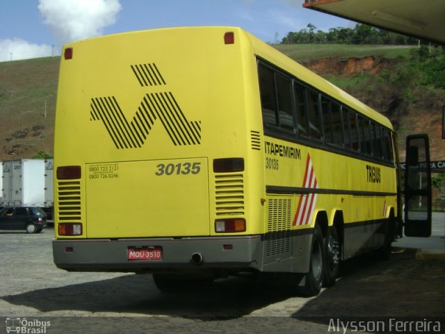 Viação Itapemirim 30135 na cidade de Manhuaçu, Minas Gerais, Brasil, por Alysson Ferreira. Número da foto: #1840453.