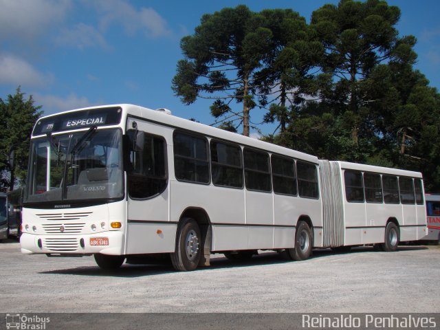 Ônibus Particulares 5383 na cidade de Curitiba, Paraná, Brasil, por Reinaldo Penha. Número da foto: #1840608.