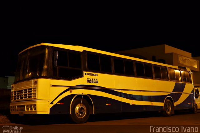 Ônibus Particulares BTS-3703 na cidade de Assis, São Paulo, Brasil, por Francisco Ivano. ID da foto: 1844315.