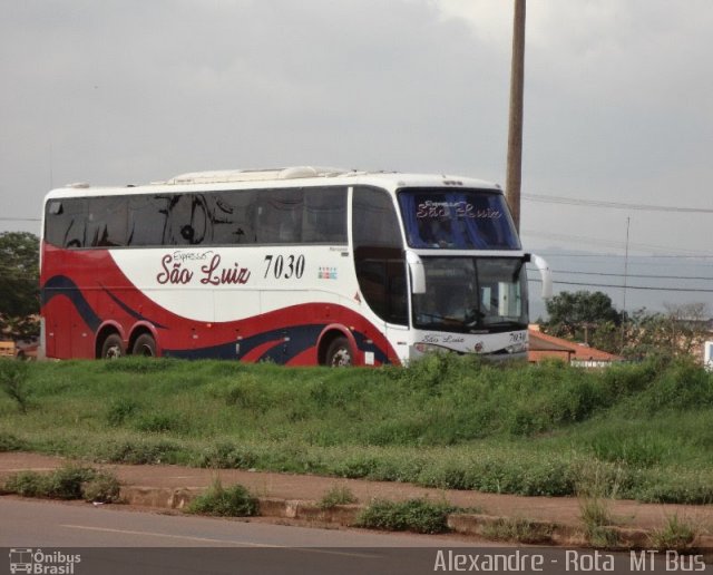 Expresso São Luiz 7030 na cidade de Rondonópolis, Mato Grosso, Brasil, por Alexandre Rodrigo. Número da foto: #1844030.