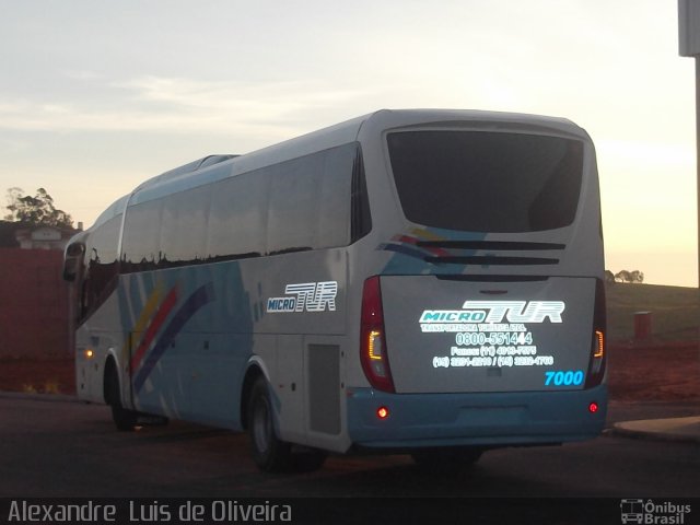 Microtur Transportadora Turística 7000 na cidade de Botucatu, São Paulo, Brasil, por Alexandre  Luis de Oliveira. Número da foto: #1916624.