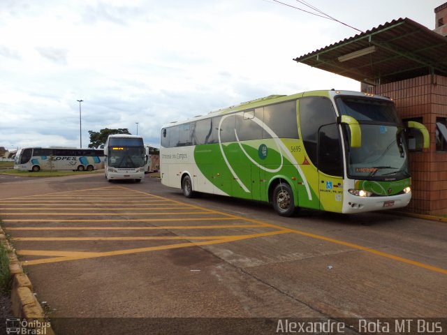 Expresso Princesa dos Campos 5695 na cidade de Cascavel, Paraná, Brasil, por Alexandre Rodrigo. Número da foto: #1919190.