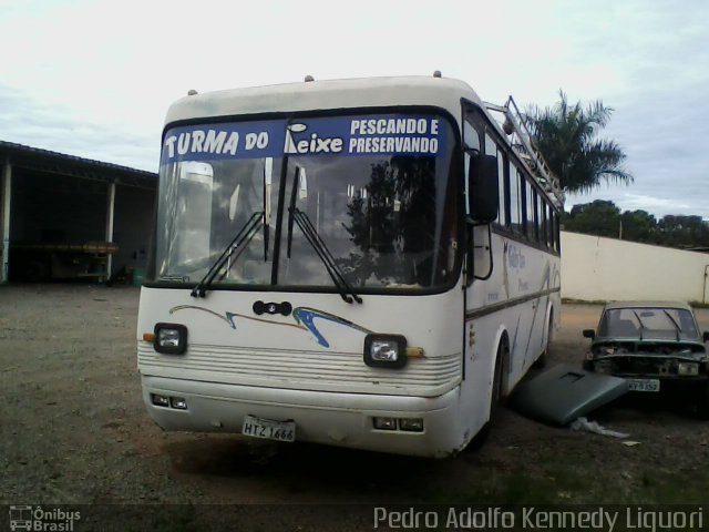 Ônibus Particulares 1666 na cidade de Martinho Campos, Minas Gerais, Brasil, por Pedro Adolfo Kennedy Liguori. ID da foto: 1919344.