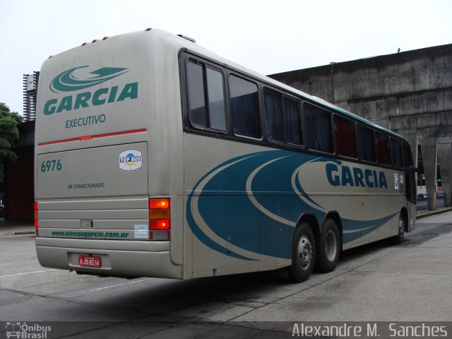 Viação Garcia 6976 na cidade de Curitiba, Paraná, Brasil, por Alexandre M.  Sanches. Número da foto: #1920701.