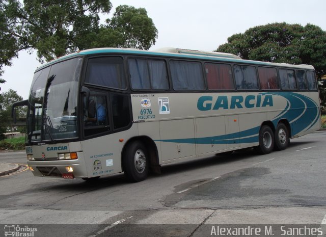 Viação Garcia 6976 na cidade de Curitiba, Paraná, Brasil, por Alexandre M.  Sanches. Número da foto: #1920699.
