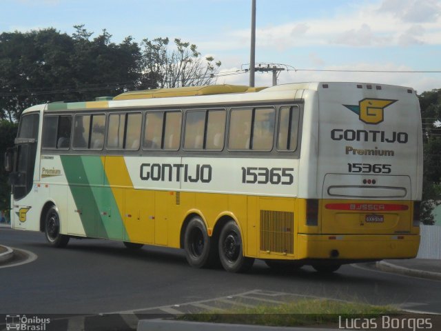 Empresa Gontijo de Transportes 15365 na cidade de Araxá, Minas Gerais, Brasil, por Lucas Borges . Número da foto: #1920662.