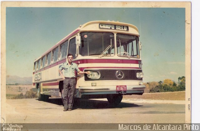 Ônibus Particulares 111 na cidade de Lavras, Minas Gerais, Brasil, por Marcos de Alcantara Pinto. ID da foto: 1922538.