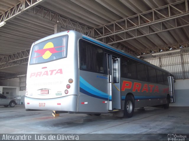 Expresso de Prata 0117 na cidade de Agudos, São Paulo, Brasil, por Alexandre  Luis de Oliveira. Número da foto: #1923318.