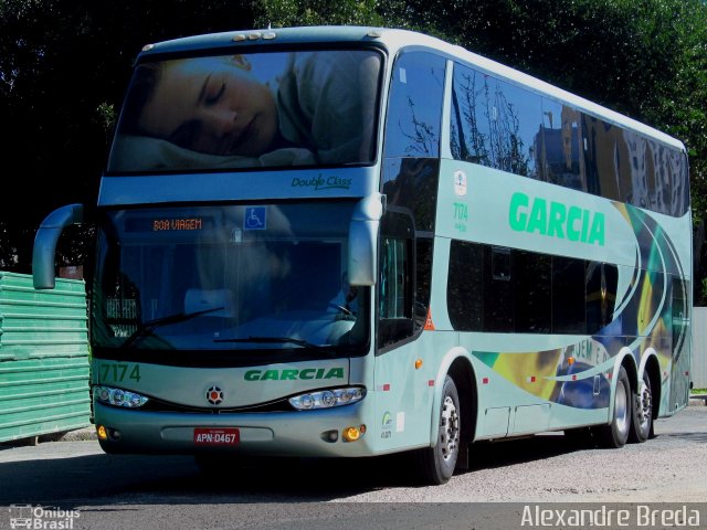 Viação Garcia 7174 na cidade de Curitiba, Paraná, Brasil, por Alexandre Breda. ID da foto: 1925087.