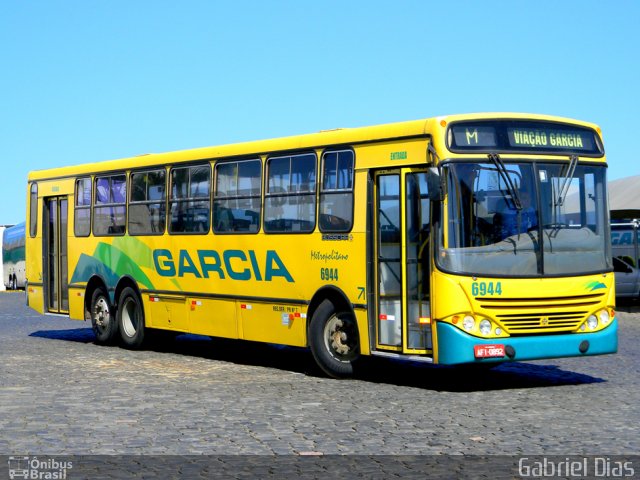 Viação Garcia 6944 na cidade de Londrina, Paraná, Brasil, por Gabriel Dias. ID da foto: 1926082.