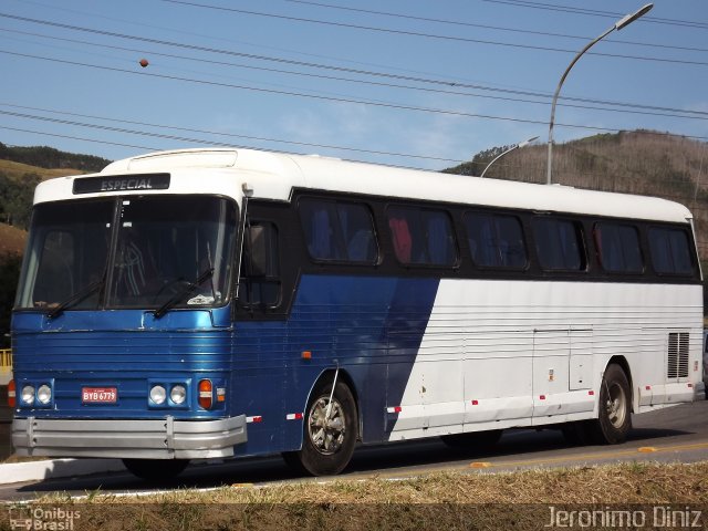 Ônibus Particulares BYB6779 na cidade de Aparecida, São Paulo, Brasil, por Jerônimo Diniz. Número da foto: #1927960.