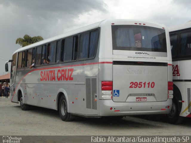 Viação Santa Cruz 295110 na cidade de Guaratinguetá, São Paulo, Brasil, por Fabio Alcantara. ID da foto: 1933047.