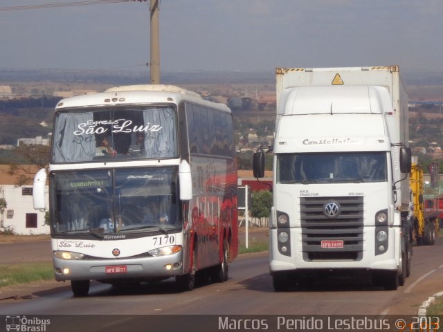 Expresso São Luiz 7170 na cidade de Rondonópolis, Mato Grosso, Brasil, por Marcos  Penido. Número da foto: #1936814.