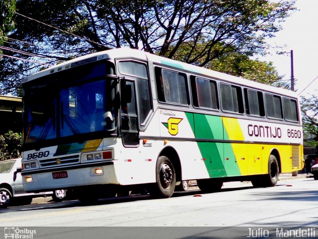 Empresa Gontijo de Transportes 8680 na cidade de Belo Horizonte, Minas Gerais, Brasil, por Júlio  Mandelli. Número da foto: #1941232.