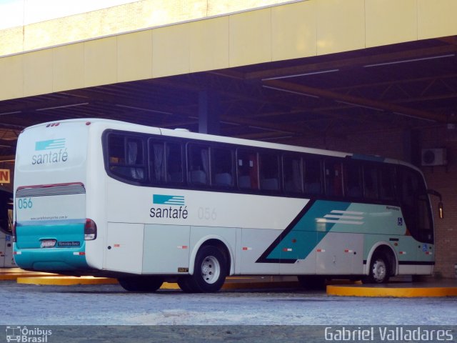Santa Fé Transportes 056 na cidade de Divinópolis, Minas Gerais, Brasil, por Gabriel Valladares. Número da foto: #1946215.